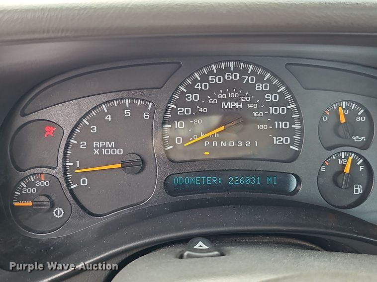 image for item DO2810 2006 GMC Sierra 2500HD  pickup truck