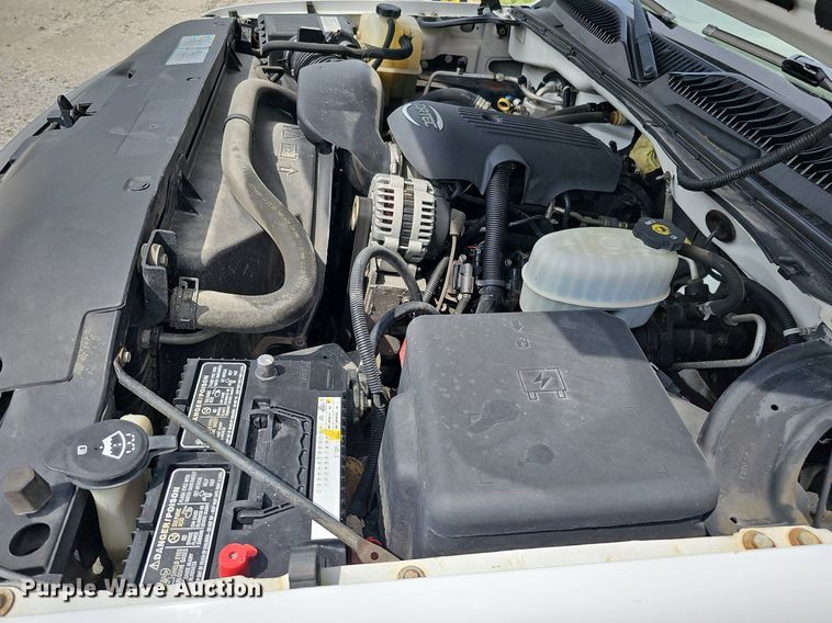 image for item DO2810 2006 GMC Sierra 2500HD  pickup truck