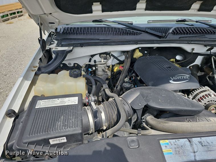 image for item DO2810 2006 GMC Sierra 2500HD  pickup truck