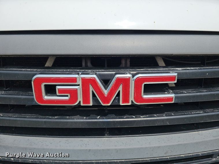 image for item DO2810 2006 GMC Sierra 2500HD  pickup truck