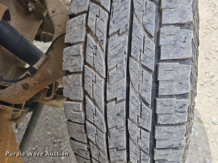 image for item DO2810 2006 GMC Sierra 2500HD  pickup truck