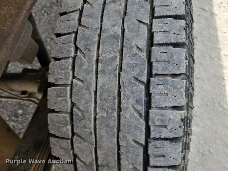 image for item DO2810 2006 GMC Sierra 2500HD  pickup truck