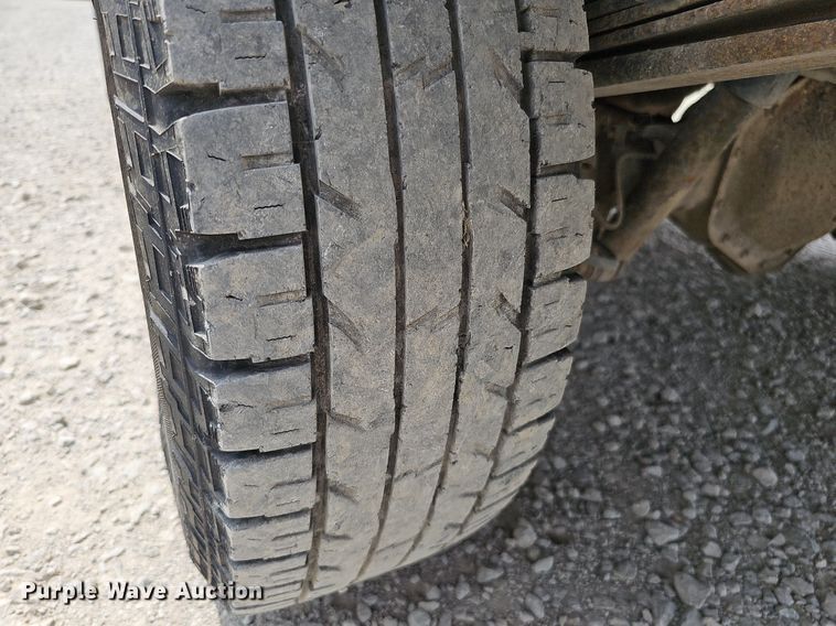 image for item DO2810 2006 GMC Sierra 2500HD  pickup truck