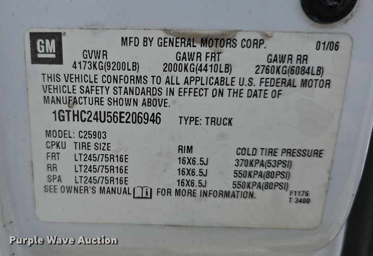 image for item DO2810 2006 GMC Sierra 2500HD  pickup truck