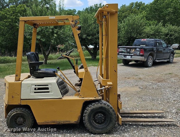 image for item DO2819 Komatsu FG14L-12  forklift