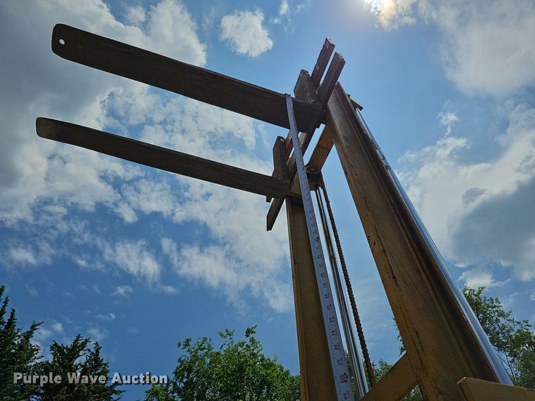 image for item DO2819 Komatsu FG14L-12  forklift