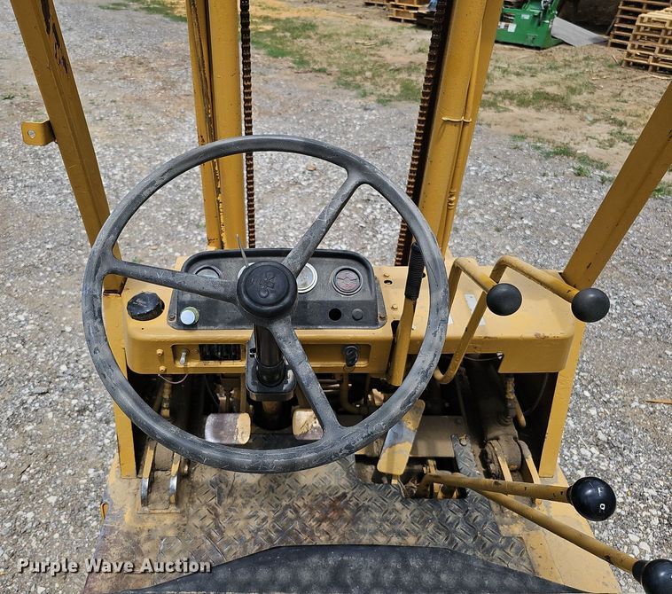 image for item DO2819 Komatsu FG14L-12  forklift
