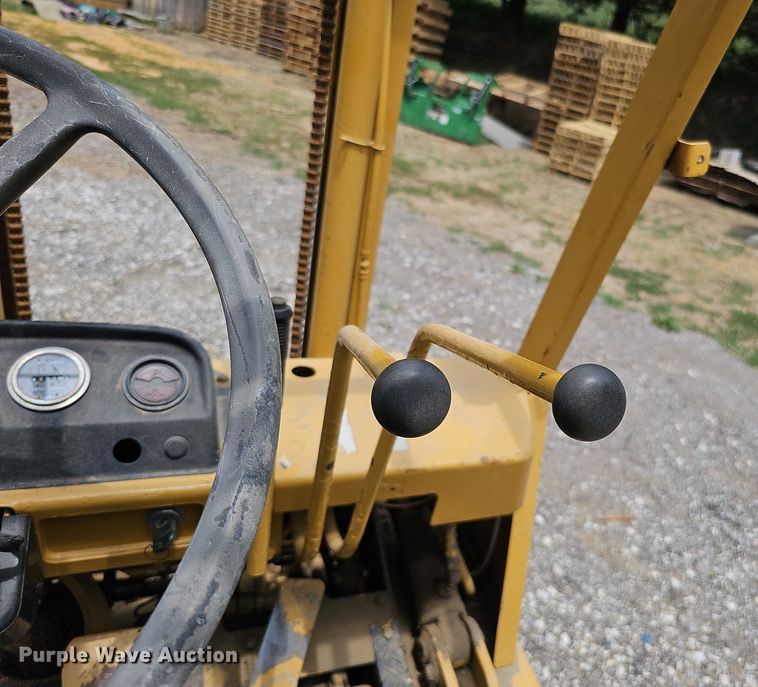 image for item DO2819 Komatsu FG14L-12  forklift