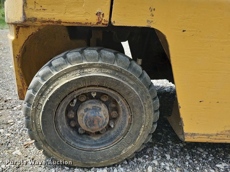 image for item DO2819 Komatsu FG14L-12  forklift
