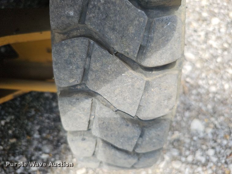 image for item DO2819 Komatsu FG14L-12  forklift