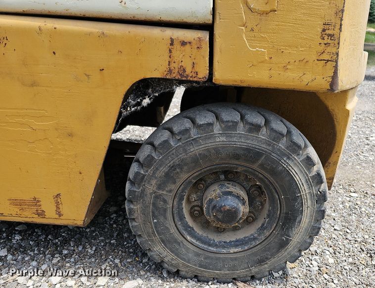 image for item DO2819 Komatsu FG14L-12  forklift