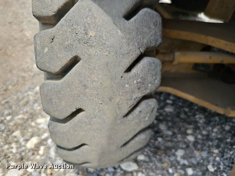 image for item DO2819 Komatsu FG14L-12  forklift