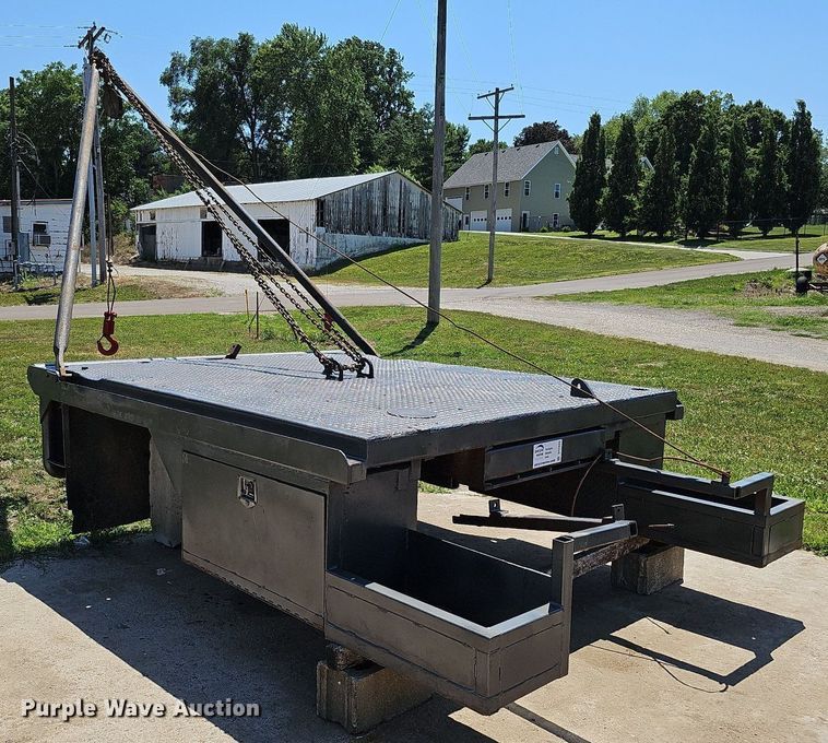 image for item DO2833 Steel winch truck bed