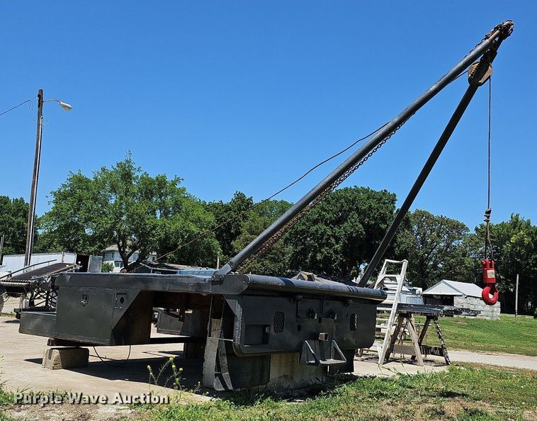 image for item DO2833 Steel winch truck bed