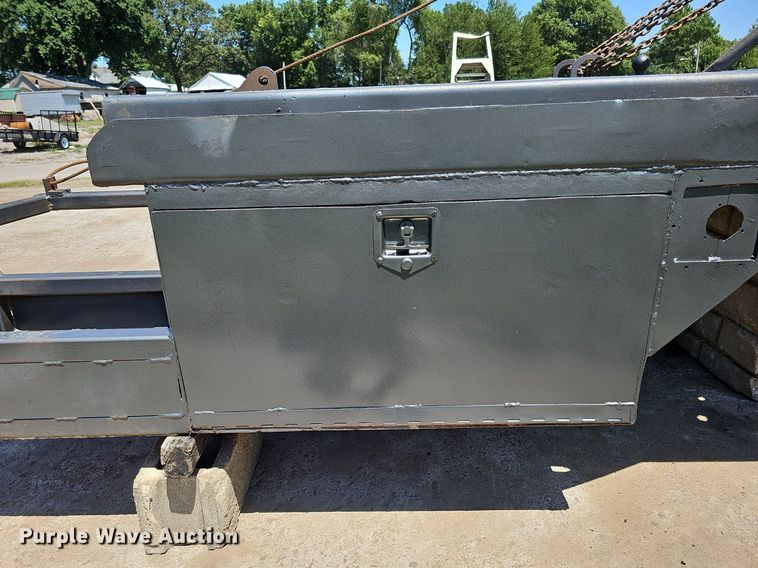 image for item DO2833 Steel winch truck bed