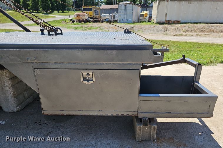 image for item DO2833 Steel winch truck bed