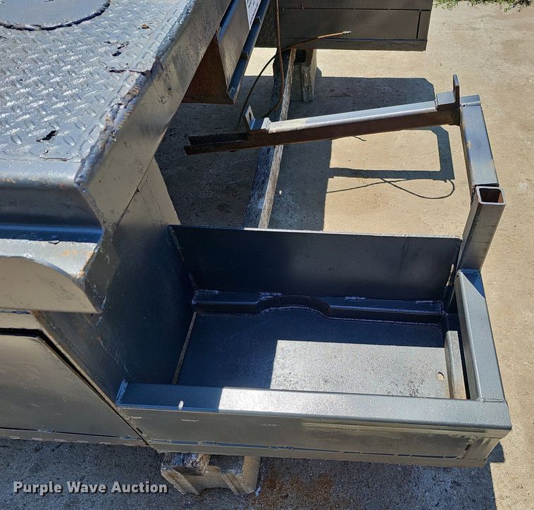 image for item DO2833 Steel winch truck bed