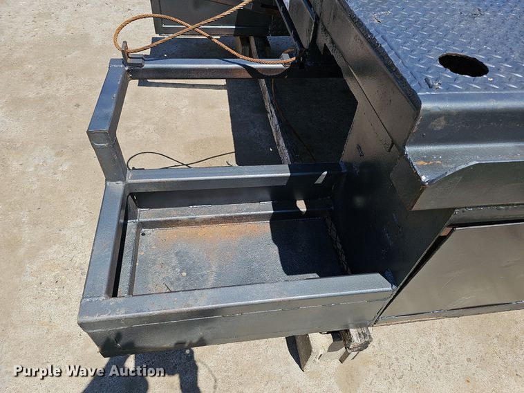image for item DO2833 Steel winch truck bed