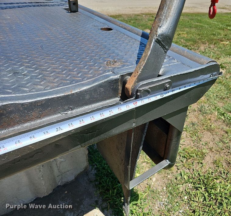 image for item DO2833 Steel winch truck bed