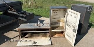 image for item DO2833 Steel winch truck bed