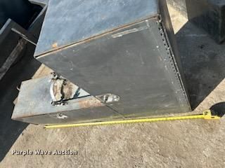 image for item DO2833 Steel winch truck bed