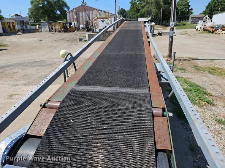 image for item DO2835 Rapistan 601-15-S-2418-3/4  box conveyor system