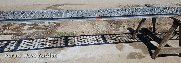 image for item DO2835 Rapistan 601-15-S-2418-3/4  box conveyor system