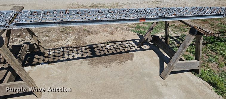 image for item DO2835 Rapistan 601-15-S-2418-3/4  box conveyor system
