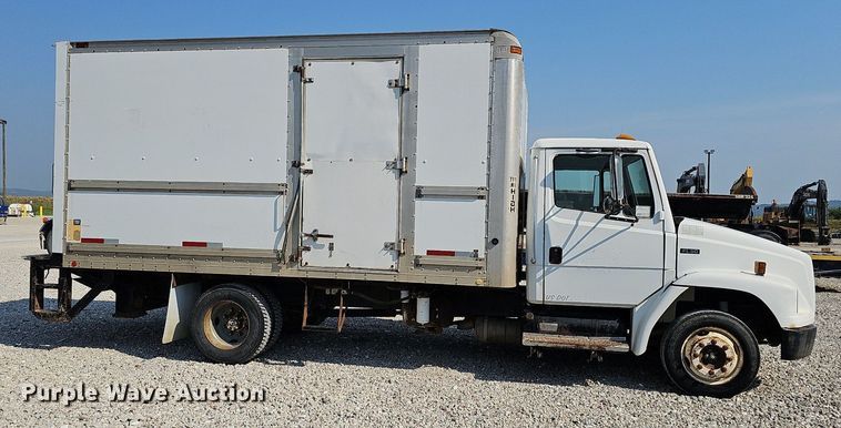 image for item DO2842 2001 Freightliner FL50  box truck