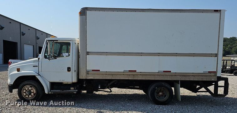 image for item DO2842 2001 Freightliner FL50  box truck
