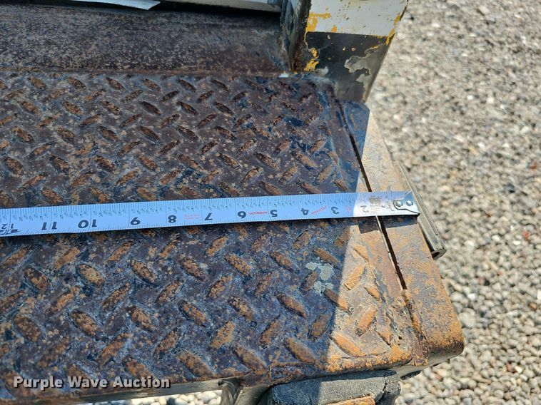 image for item DO2842 2001 Freightliner FL50  box truck