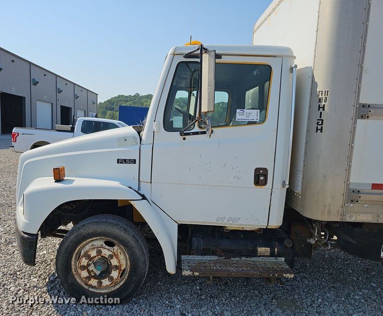 image for item DO2842 2001 Freightliner FL50  box truck