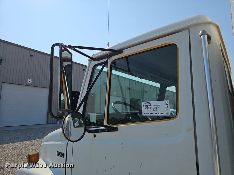 image for item DO2842 2001 Freightliner FL50  box truck