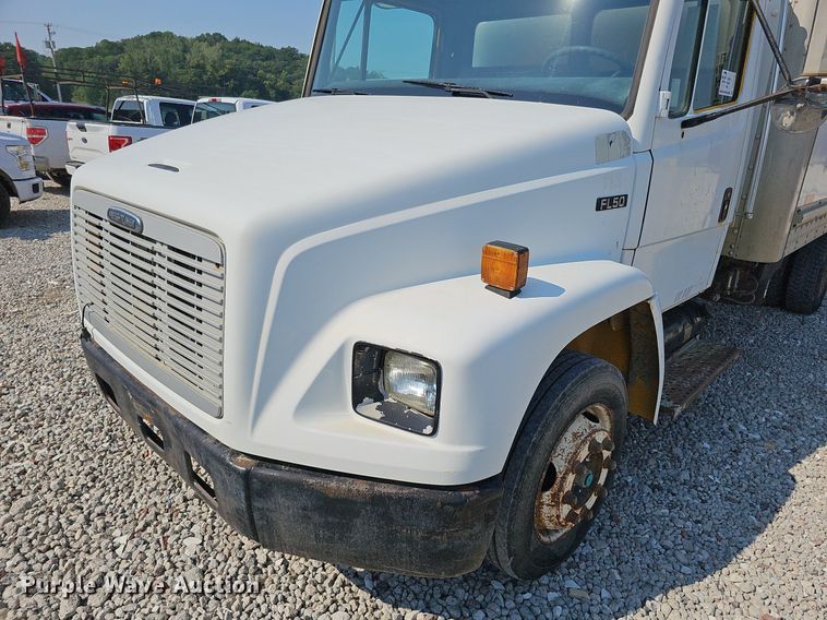 image for item DO2842 2001 Freightliner FL50  box truck