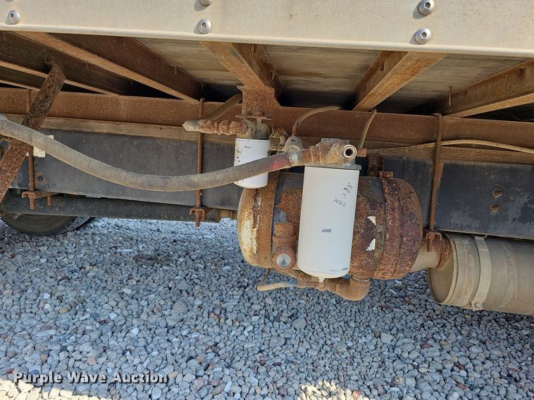 image for item DO2842 2001 Freightliner FL50  box truck