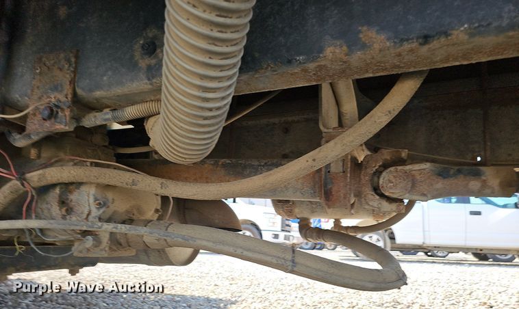 image for item DO2842 2001 Freightliner FL50  box truck