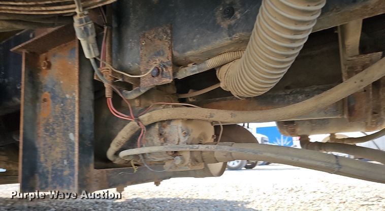 image for item DO2842 2001 Freightliner FL50  box truck