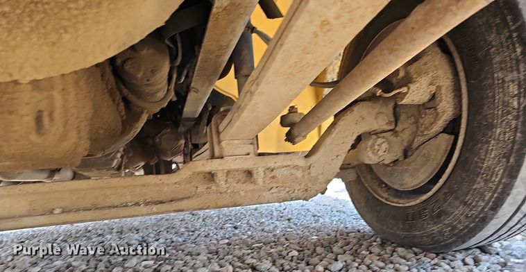 image for item DO2842 2001 Freightliner FL50  box truck