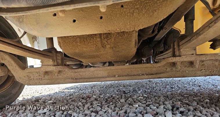 image for item DO2842 2001 Freightliner FL50  box truck