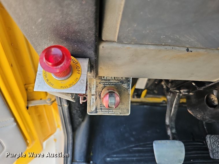 image for item DO2842 2001 Freightliner FL50  box truck