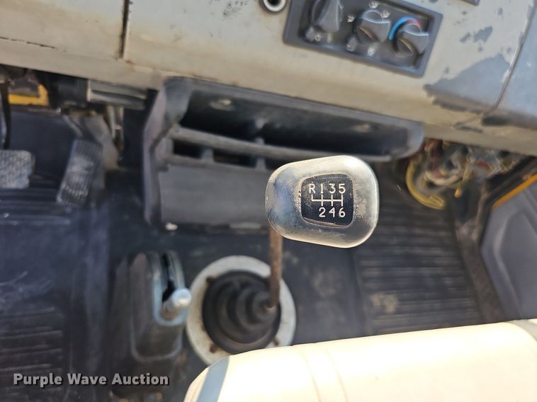 image for item DO2842 2001 Freightliner FL50  box truck