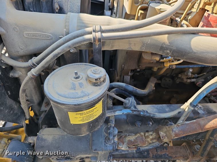 image for item DO2842 2001 Freightliner FL50  box truck