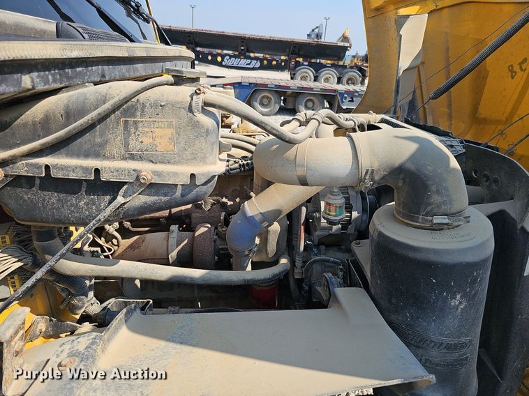 image for item DO2842 2001 Freightliner FL50  box truck