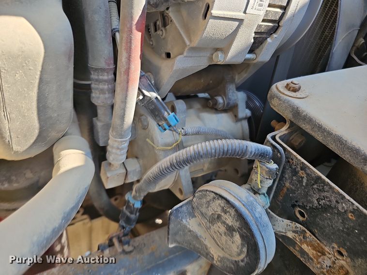 image for item DO2842 2001 Freightliner FL50  box truck