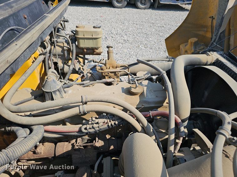 image for item DO2842 2001 Freightliner FL50  box truck