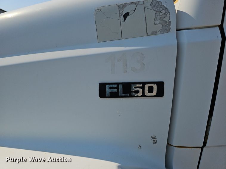 image for item DO2842 2001 Freightliner FL50  box truck