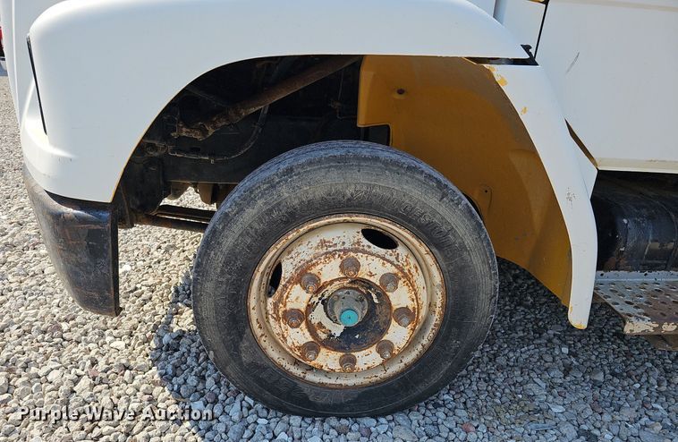 image for item DO2842 2001 Freightliner FL50  box truck