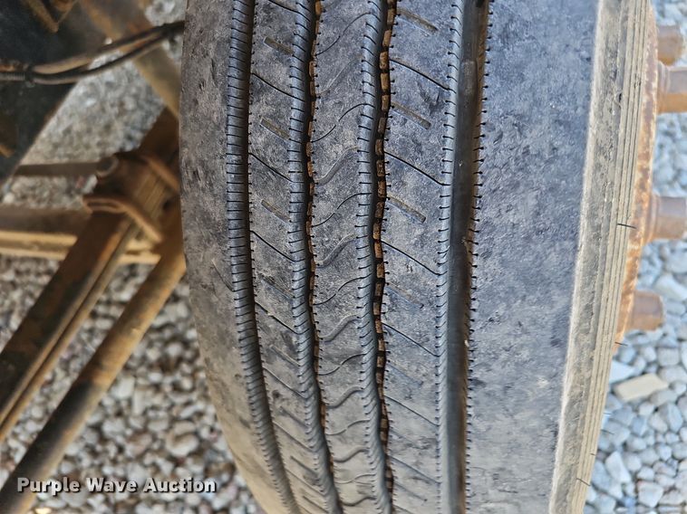 image for item DO2842 2001 Freightliner FL50  box truck