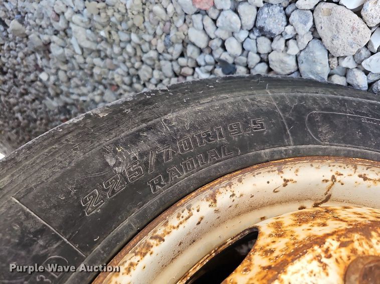 image for item DO2842 2001 Freightliner FL50  box truck