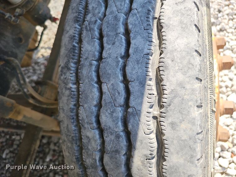 image for item DO2842 2001 Freightliner FL50  box truck